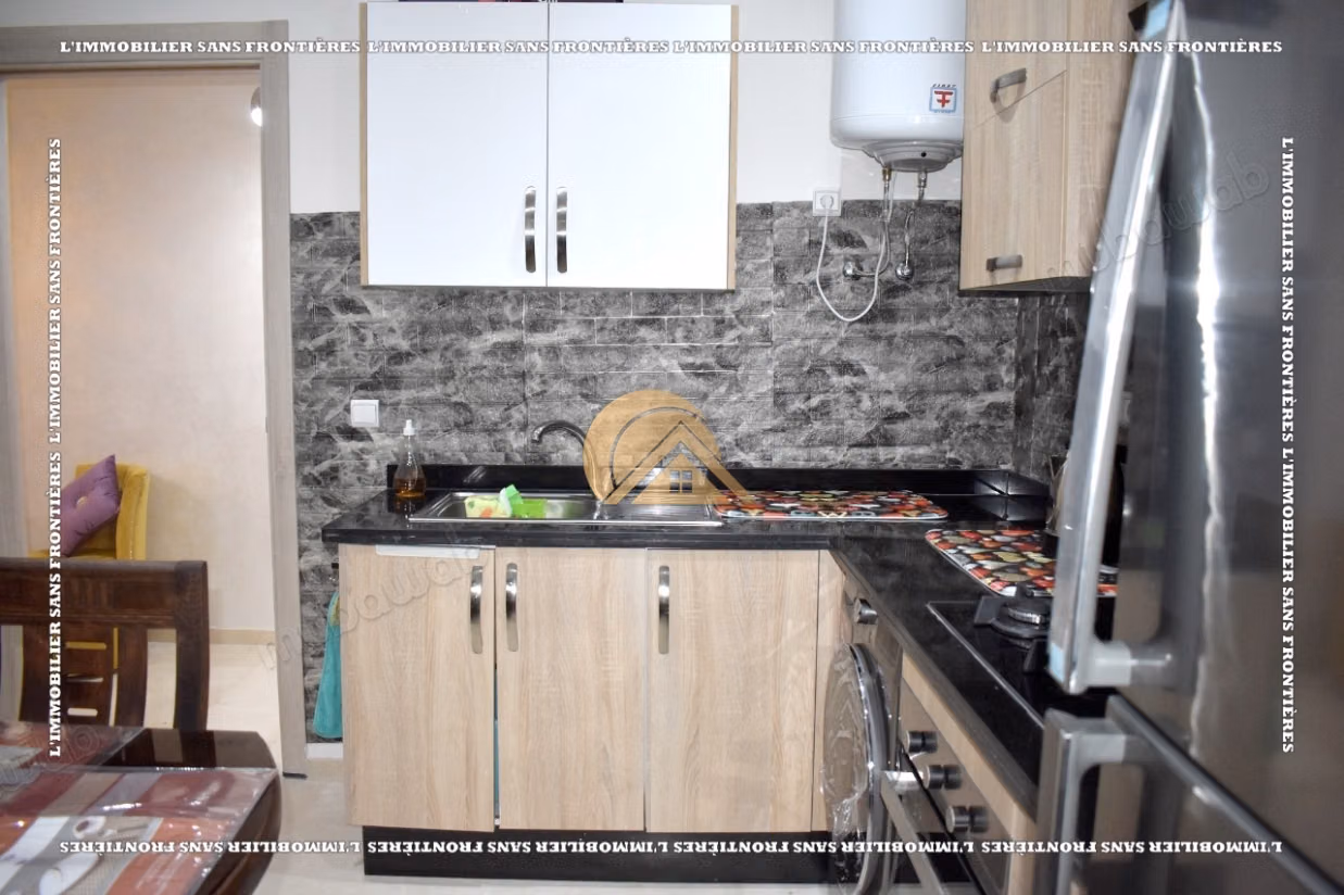 Appartement de 85 m² à louer à Targa – 2 chambres, double salon, terrasse, piscine et jardin collectif