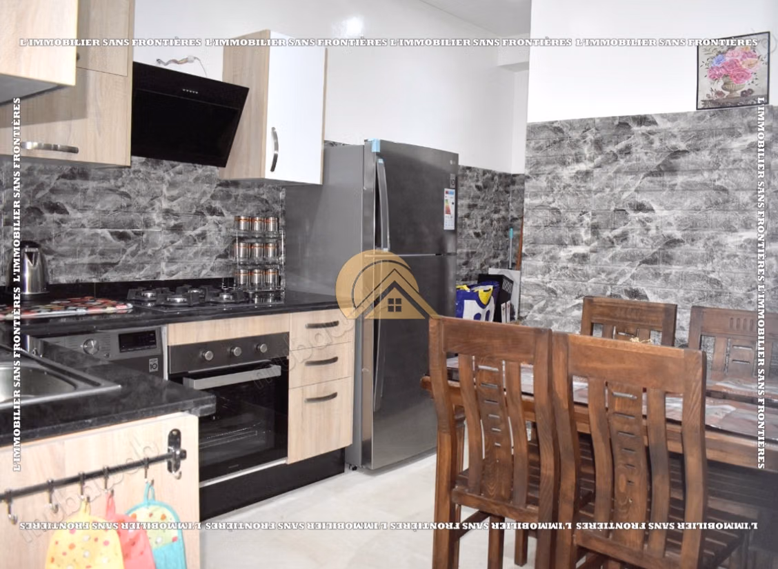 Appartement de 85 m² à louer à Targa – 2 chambres, double salon, terrasse, piscine et jardin collectif
