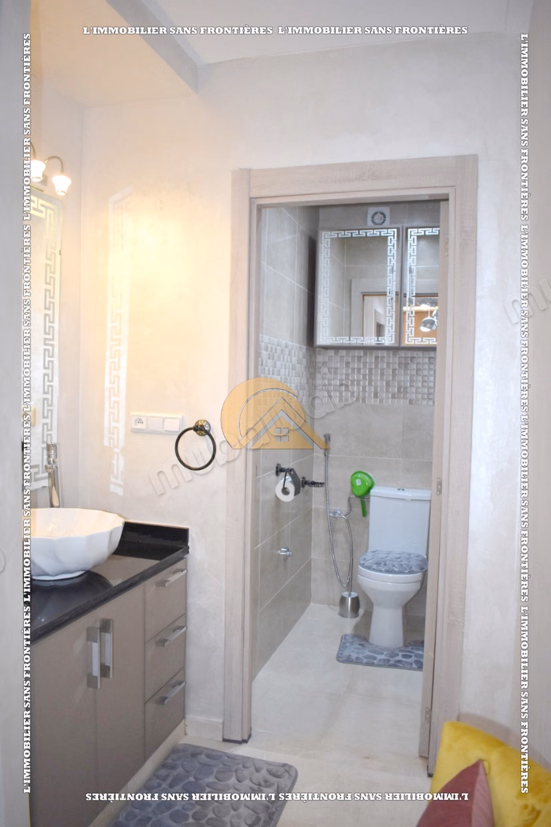 Appartement de 85 m² à louer à Targa – 2 chambres, double salon, terrasse, piscine et jardin collectif