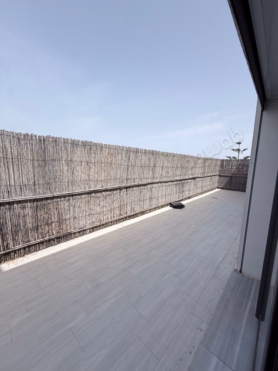 Affitto di un appartamento a Branes 1. 3 grandi stanze. Ascensore e terrazza