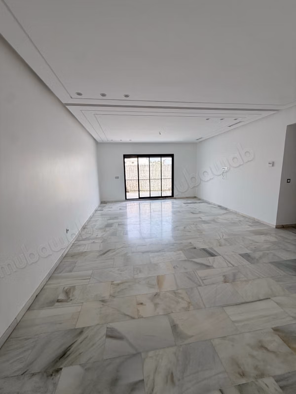 Affitto di un appartamento a Branes 1. 3 grandi stanze. Ascensore e terrazza