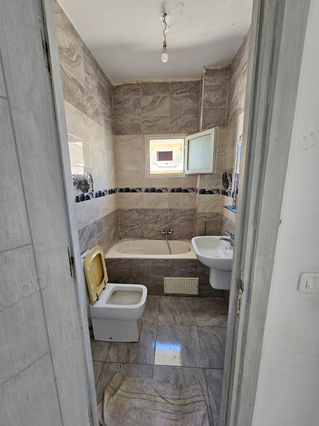 À louer un appartement s2 à ain zaghouan nord