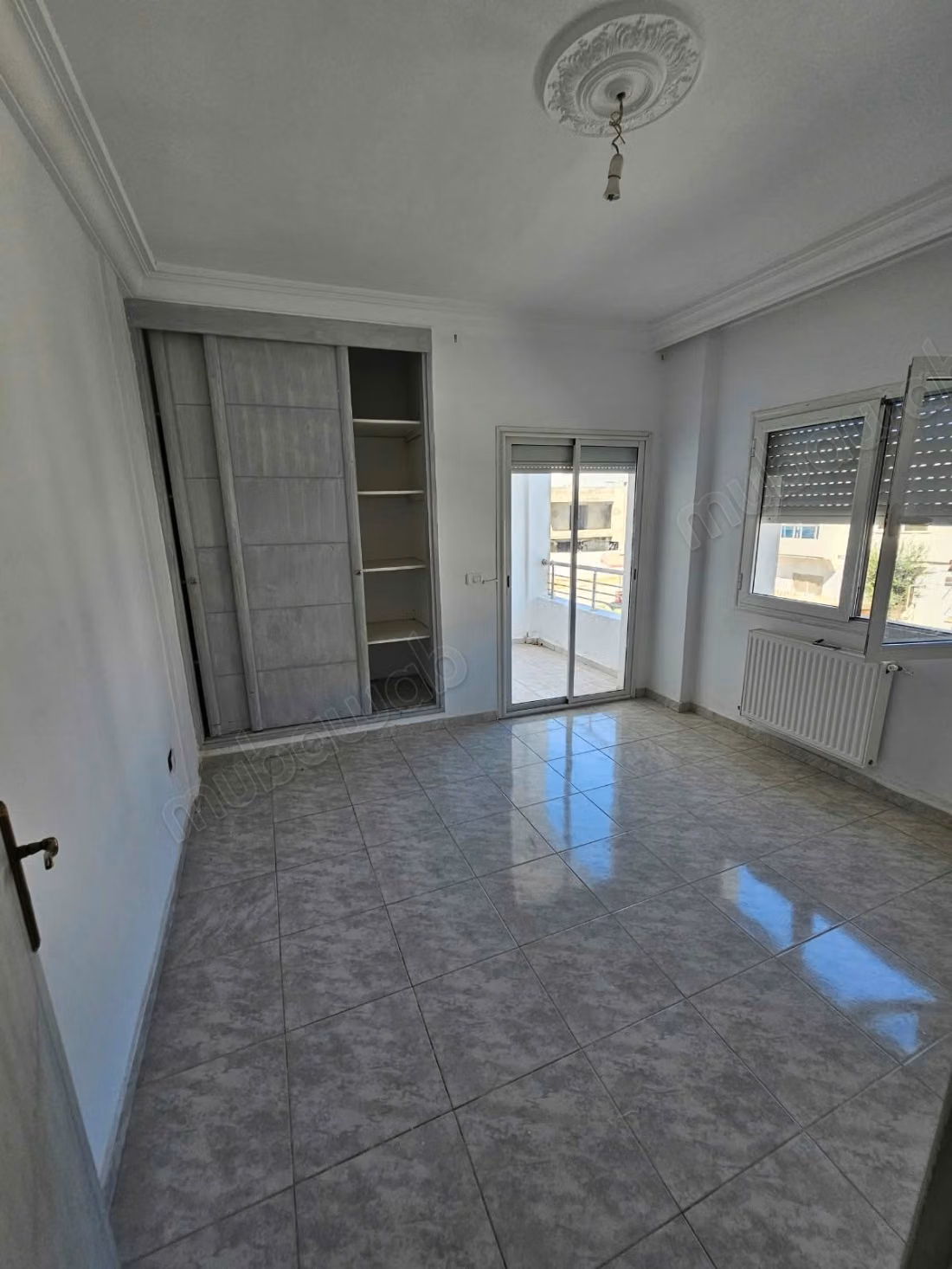 À louer un appartement s2 à ain zaghouan nord