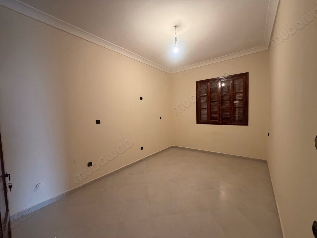 Find a house to rent in Bouaakkaz. Dimension 170 m². Green area