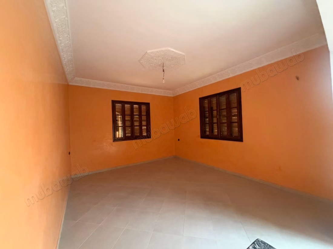 Find a house to rent in Bouaakkaz. Dimension 170 m². Green area