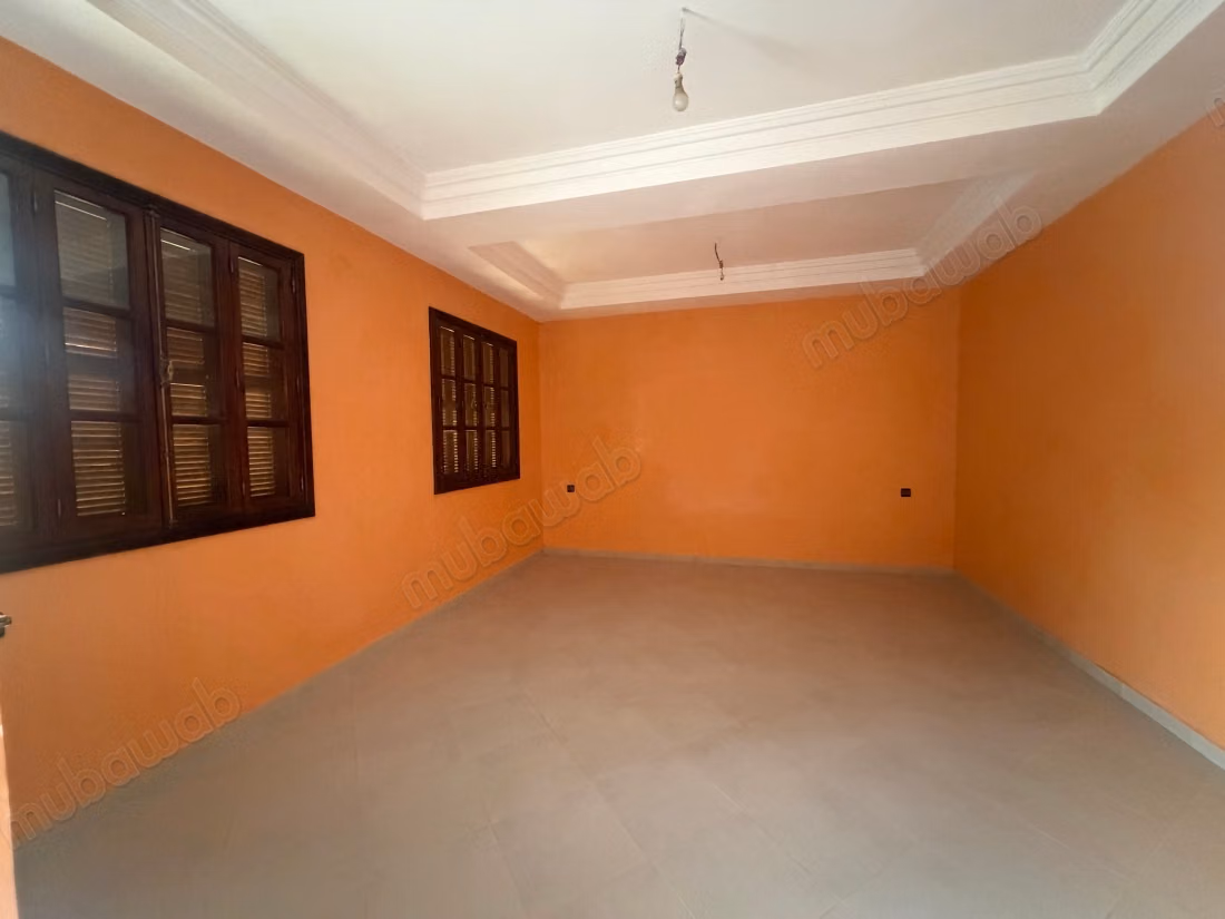 Find a house to rent in Bouaakkaz. Dimension 170 m². Green area