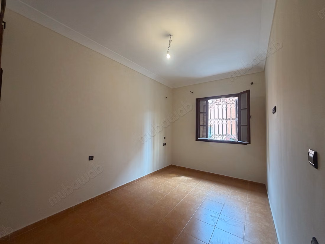 Find a house to rent in Bouaakkaz. Dimension 170 m². Green area