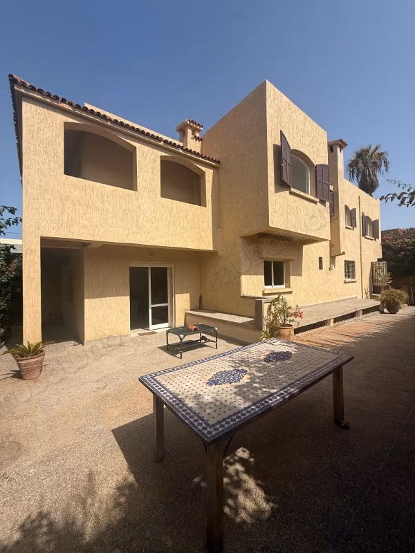 Villa's en luxe woningen om te kopen. 1 Ruimte. Terras