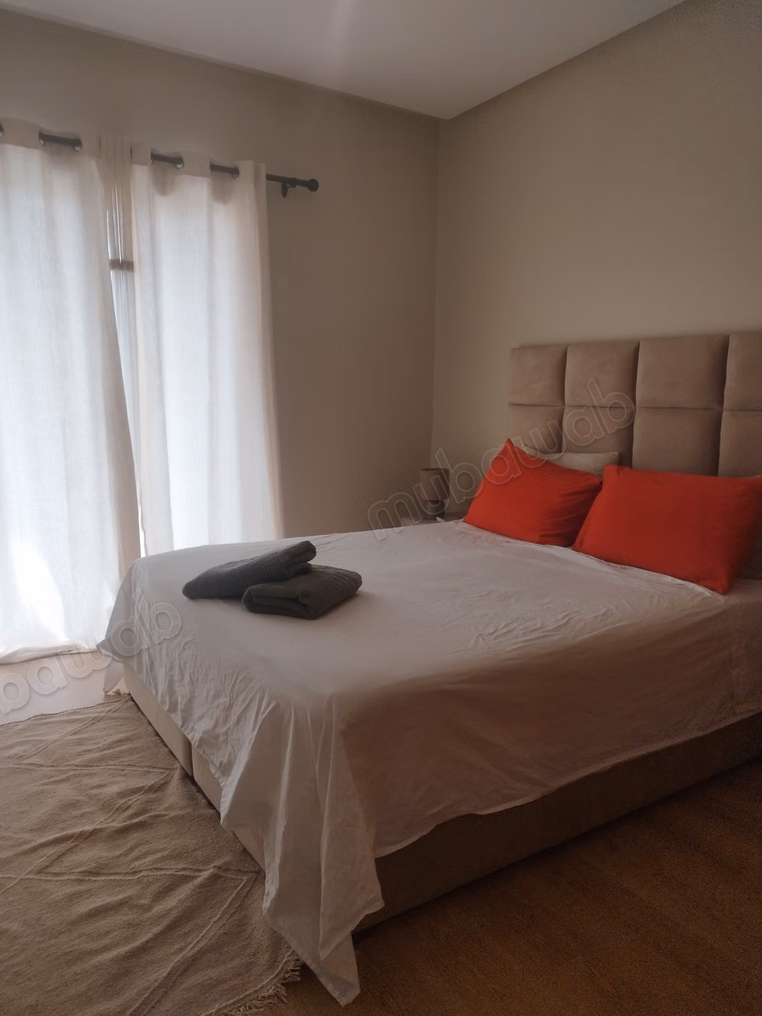 Appartement te huur in Bouaakkaz. Oppervlakte van 78 m². Goed gemeubileerd