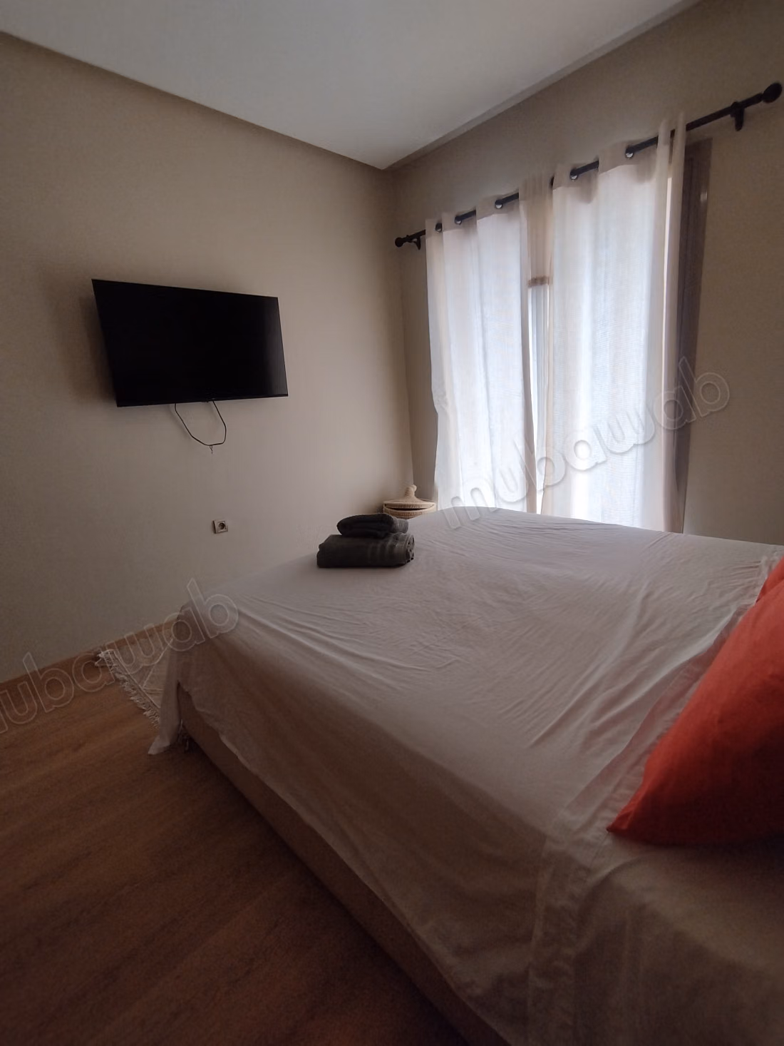 Appartement te huur in Bouaakkaz. Oppervlakte van 78 m². Goed gemeubileerd