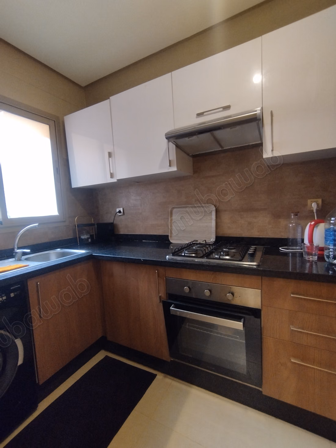 Appartement te huur in Bouaakkaz. Oppervlakte van 78 m². Goed gemeubileerd