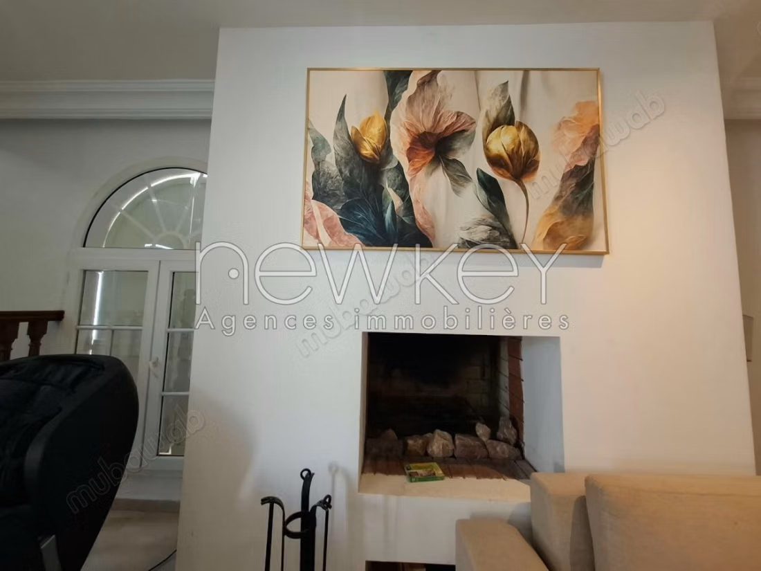 فيلا S4 مع مسبح للإيجار في La Soukra
