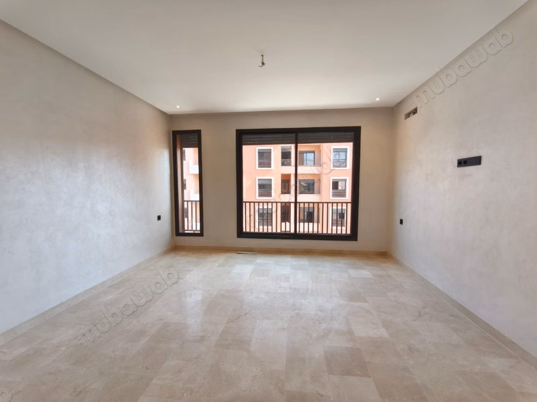 Centre Gueliz bel appartement studio en longue durée vide de 1 chambre salon et place de parking sous sol