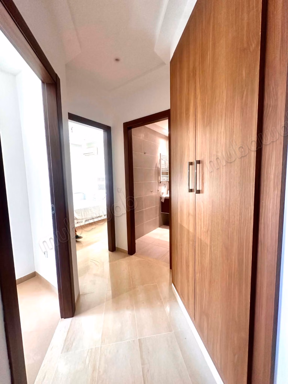 Luxueux S1 Richement Meublé à Ennasr 2