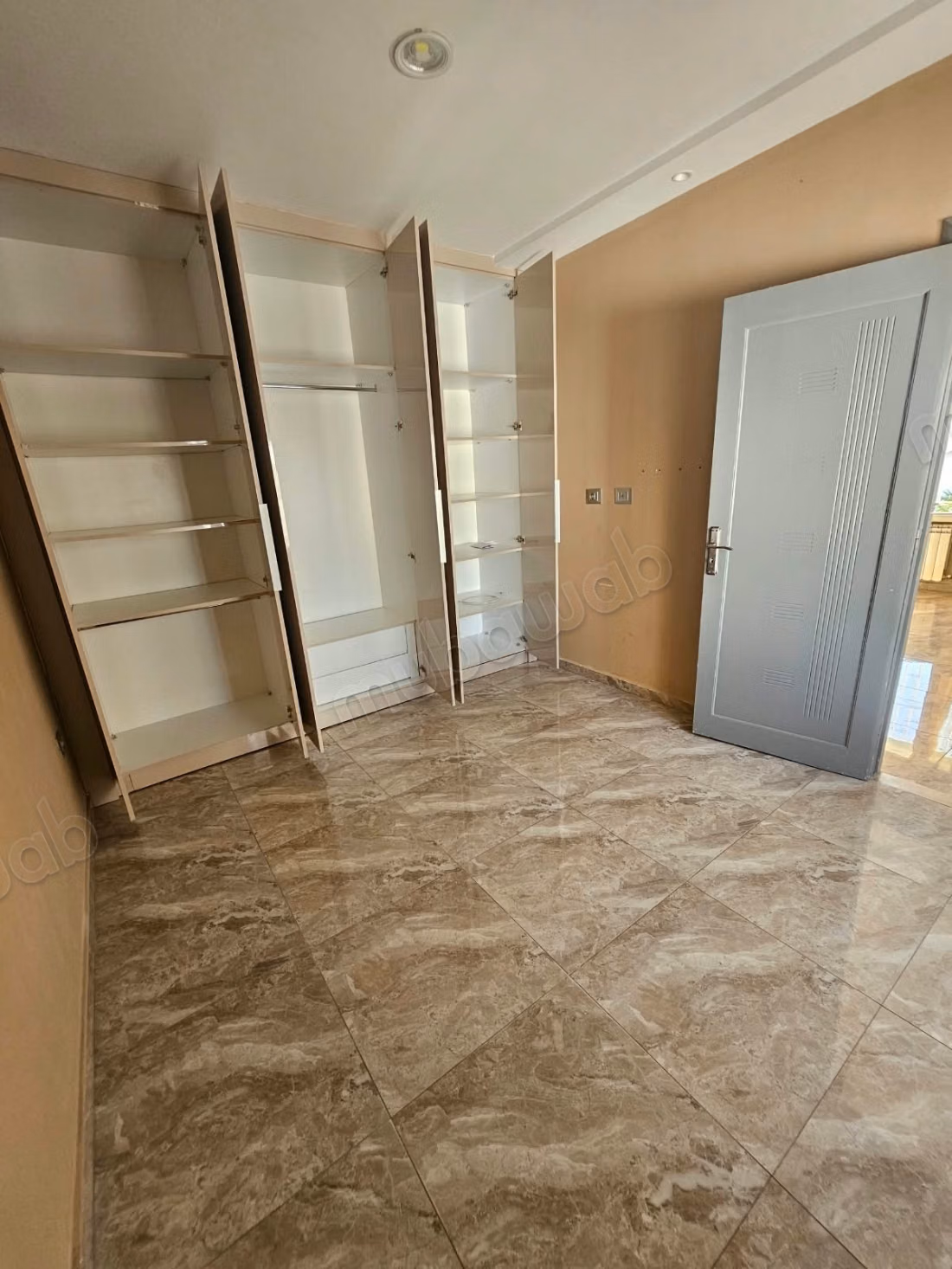 For rent an apartment S2 in Laouina