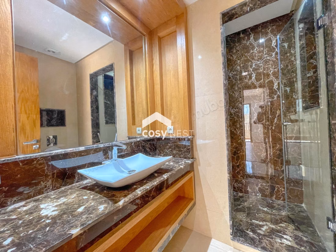 Splendido appartamento in affitto a Casablanca Finance City. Superficie totale di 400 m². Servizio di concierge e aria condizionata