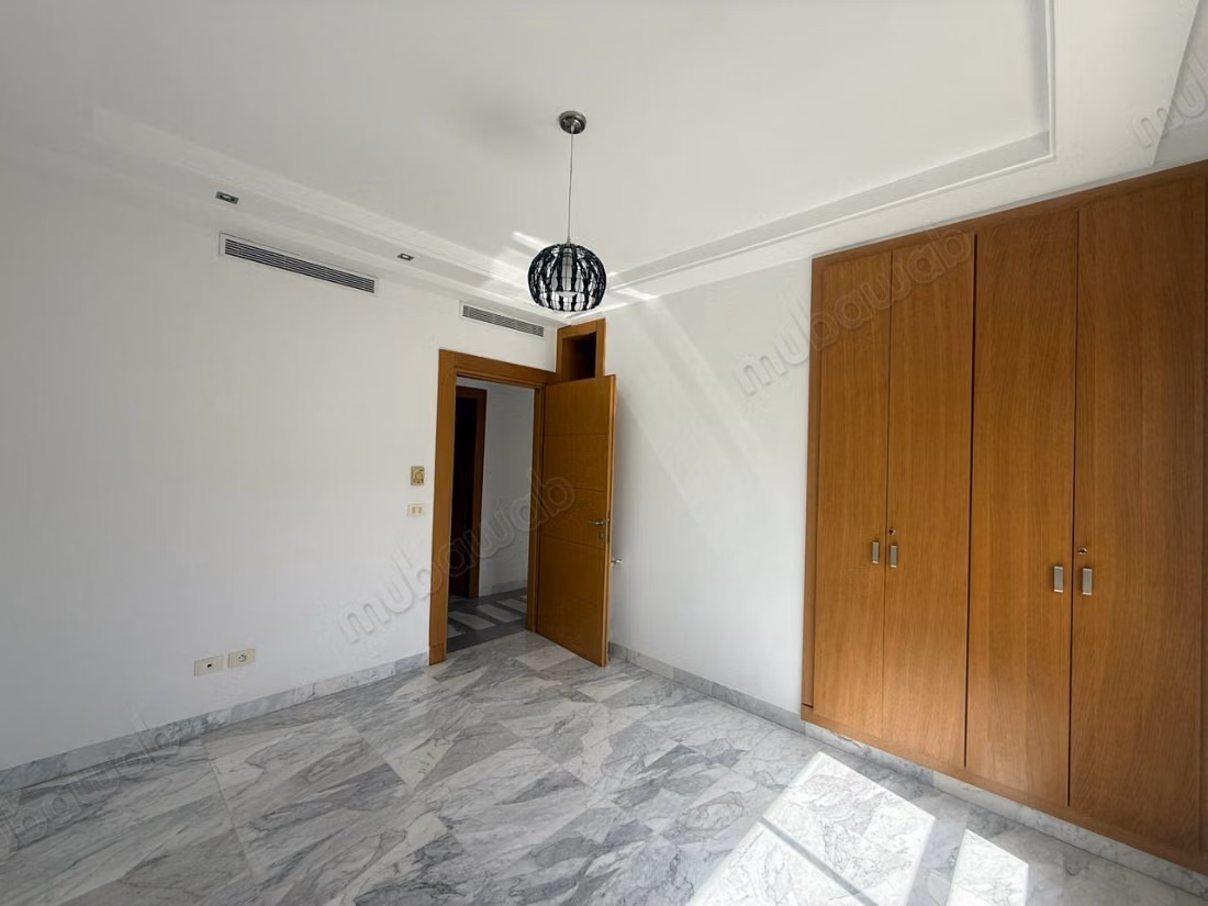 Offices A4 for rent by the shores of Lake 2
