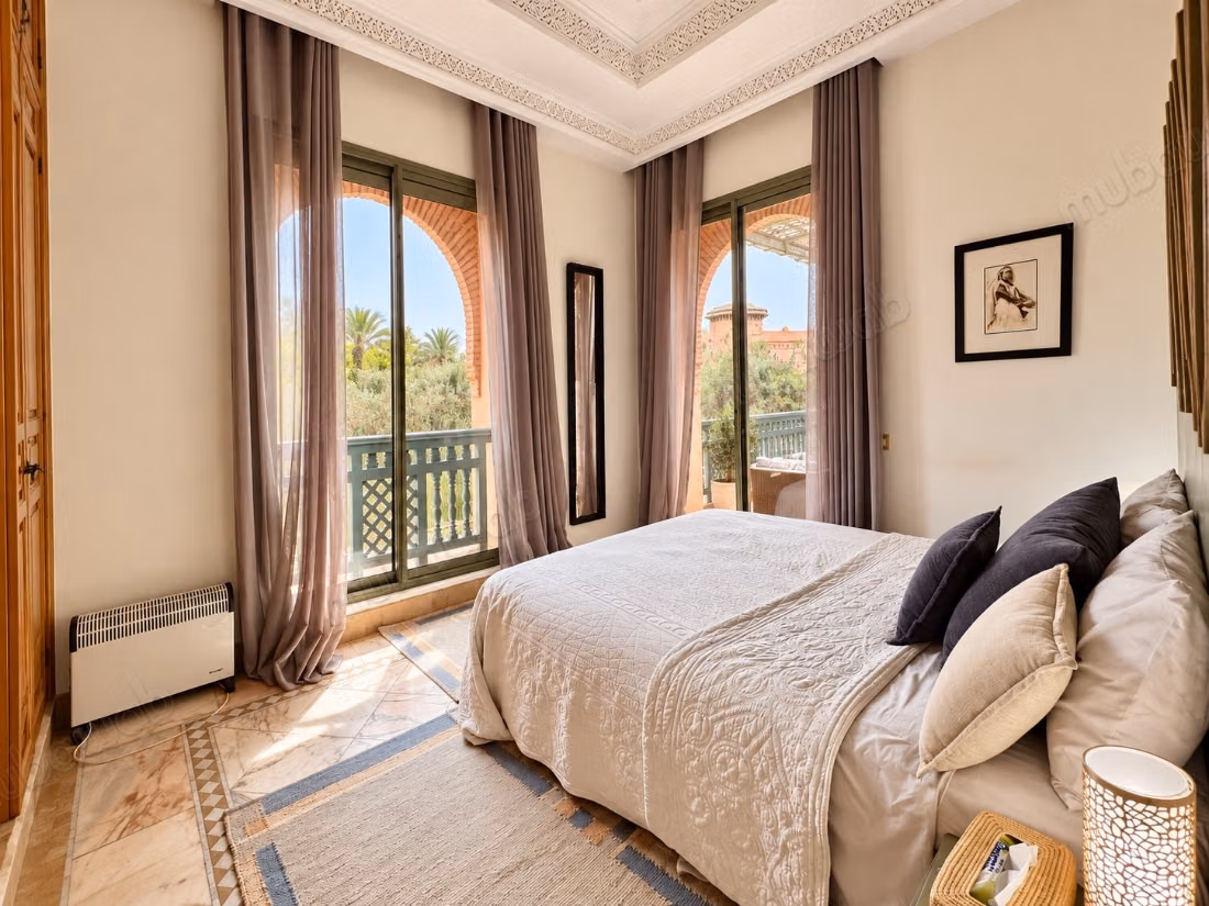 Apartamento en el tercer piso con 3 habitaciones y terrazas