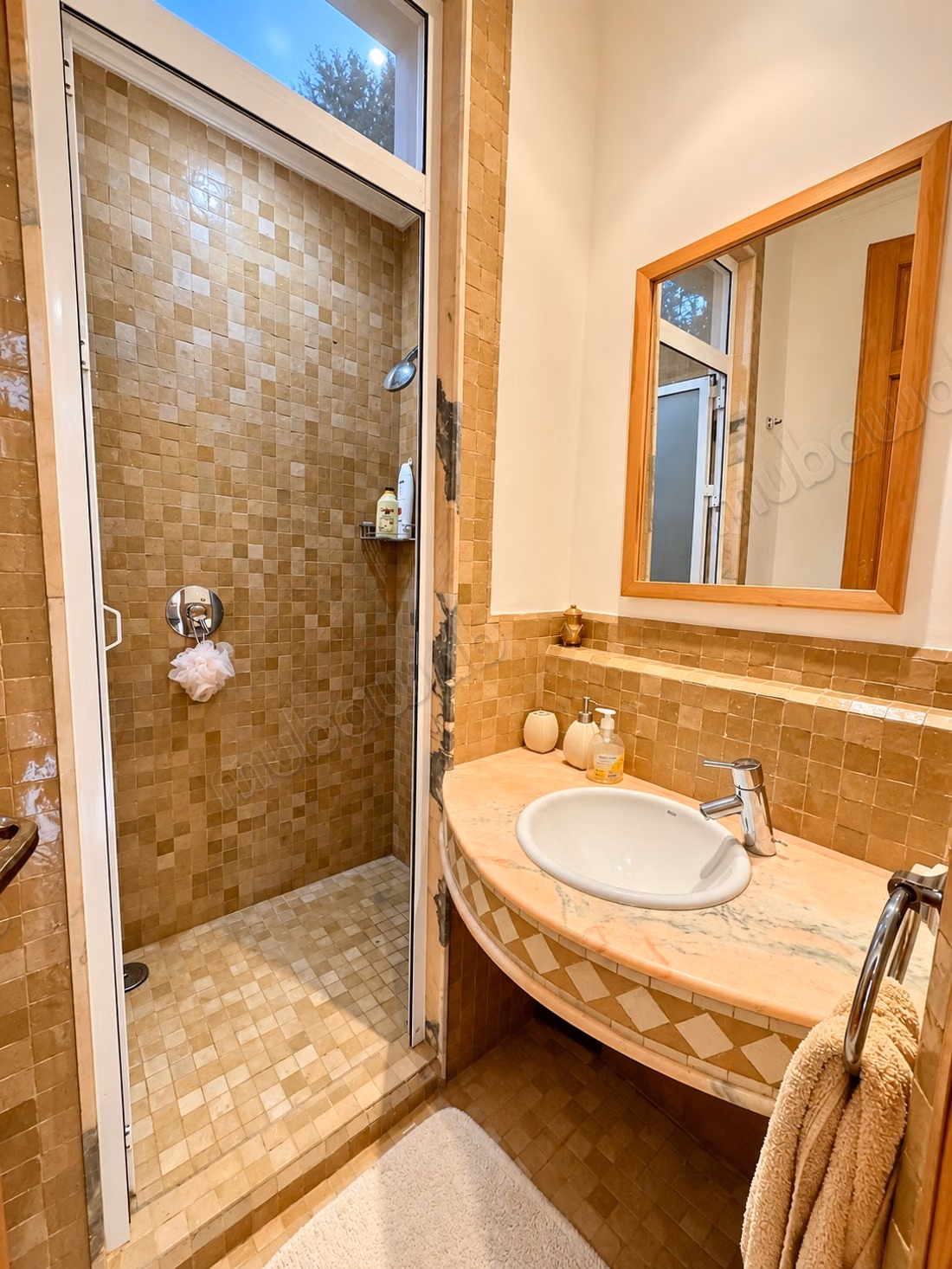 Apartamento en el tercer piso con 3 habitaciones y terrazas