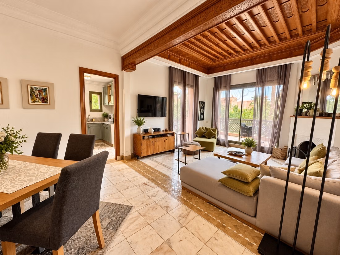 Apartamento en el tercer piso con 3 habitaciones y terrazas