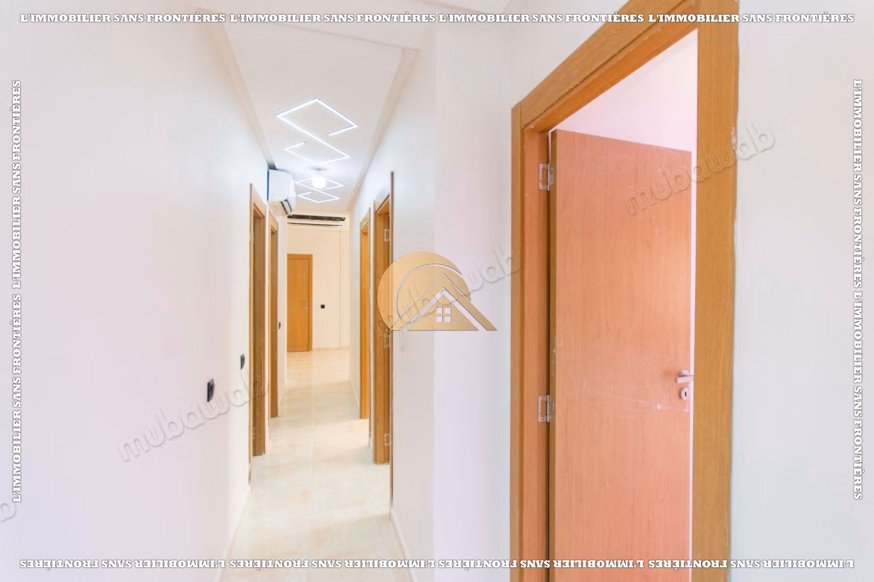 Appartamento vuoto nuovo di 59 m² in affitto – 3 camere, ascensore, parcheggio e aria condizionata split