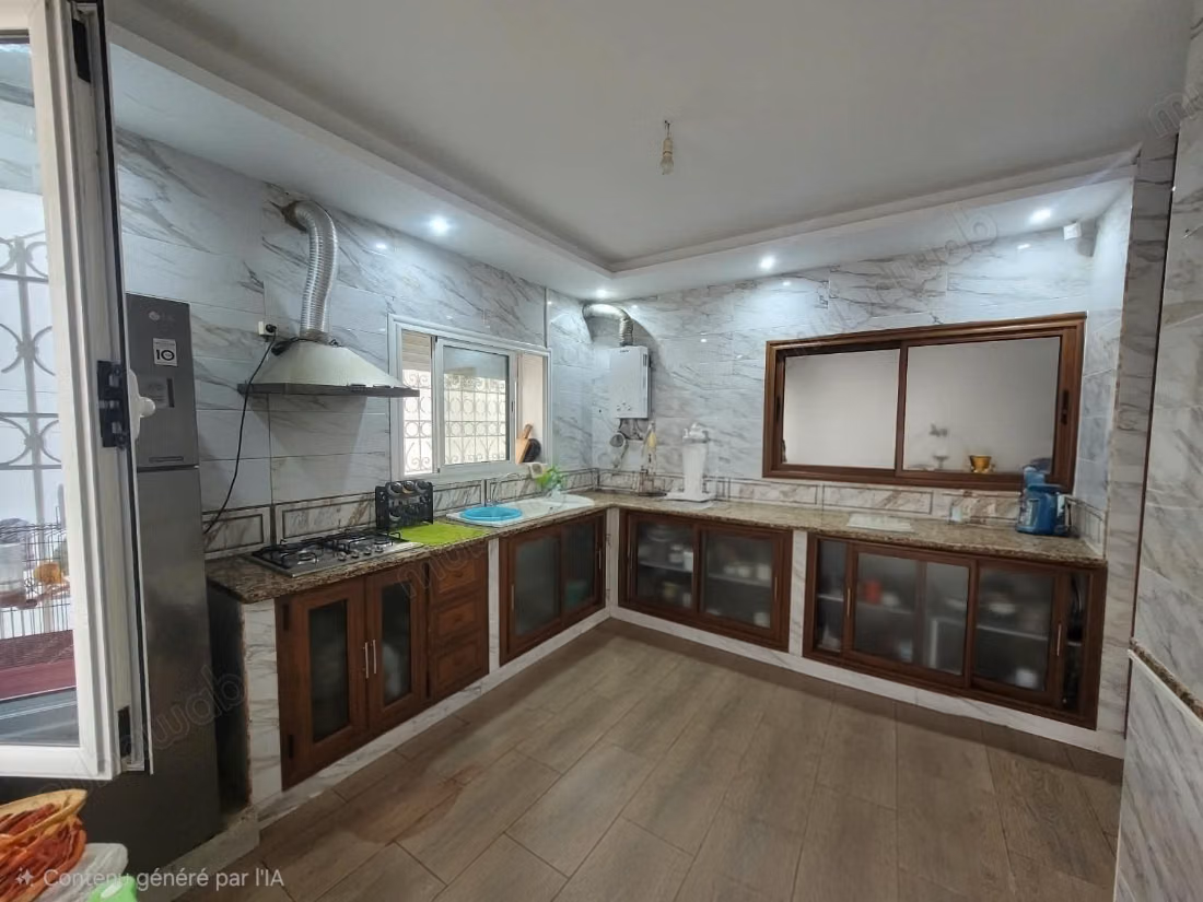Vend appartement à Bizerte Le Corniche. 3 belles chambres. Fenêtres avec double vitrage et porte blindée