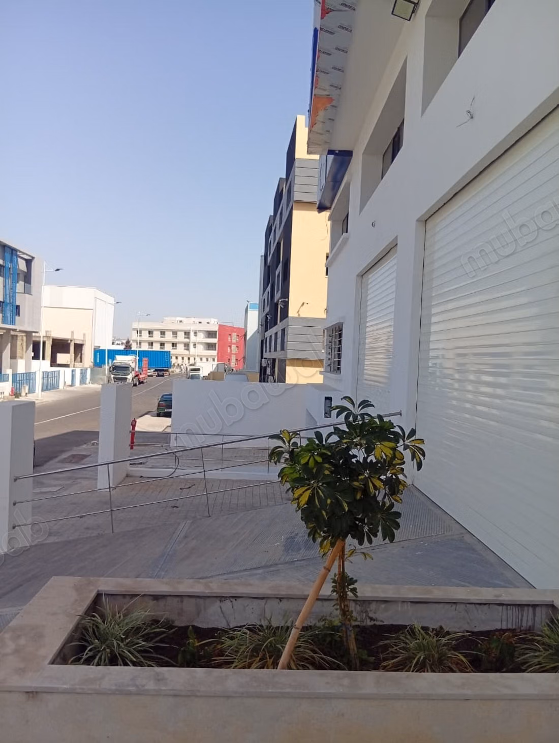 Dépôt à Louer – 600 m² – 3 Niveaux