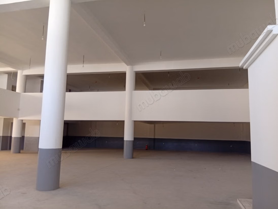 Dépôt à Louer – 600 m² – 3 Niveaux