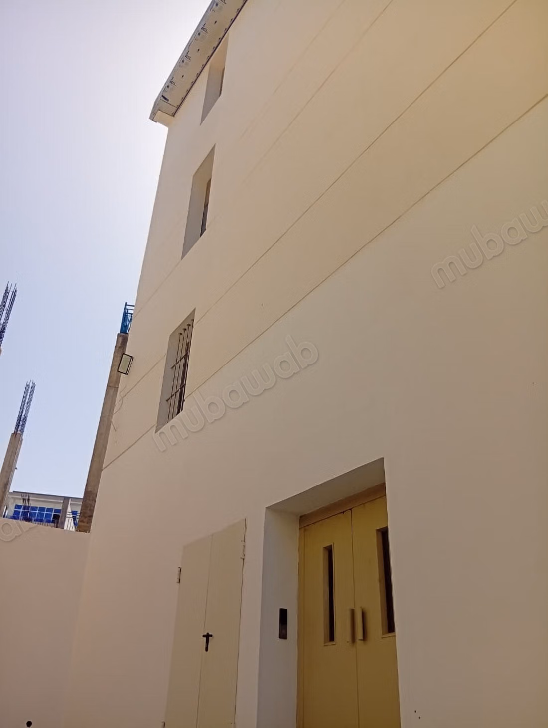 Dépôt à Louer – 600 m² – 3 Niveaux