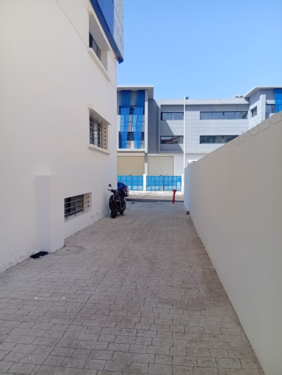 Dépôt à Louer – 600 m² – 3 Niveaux
