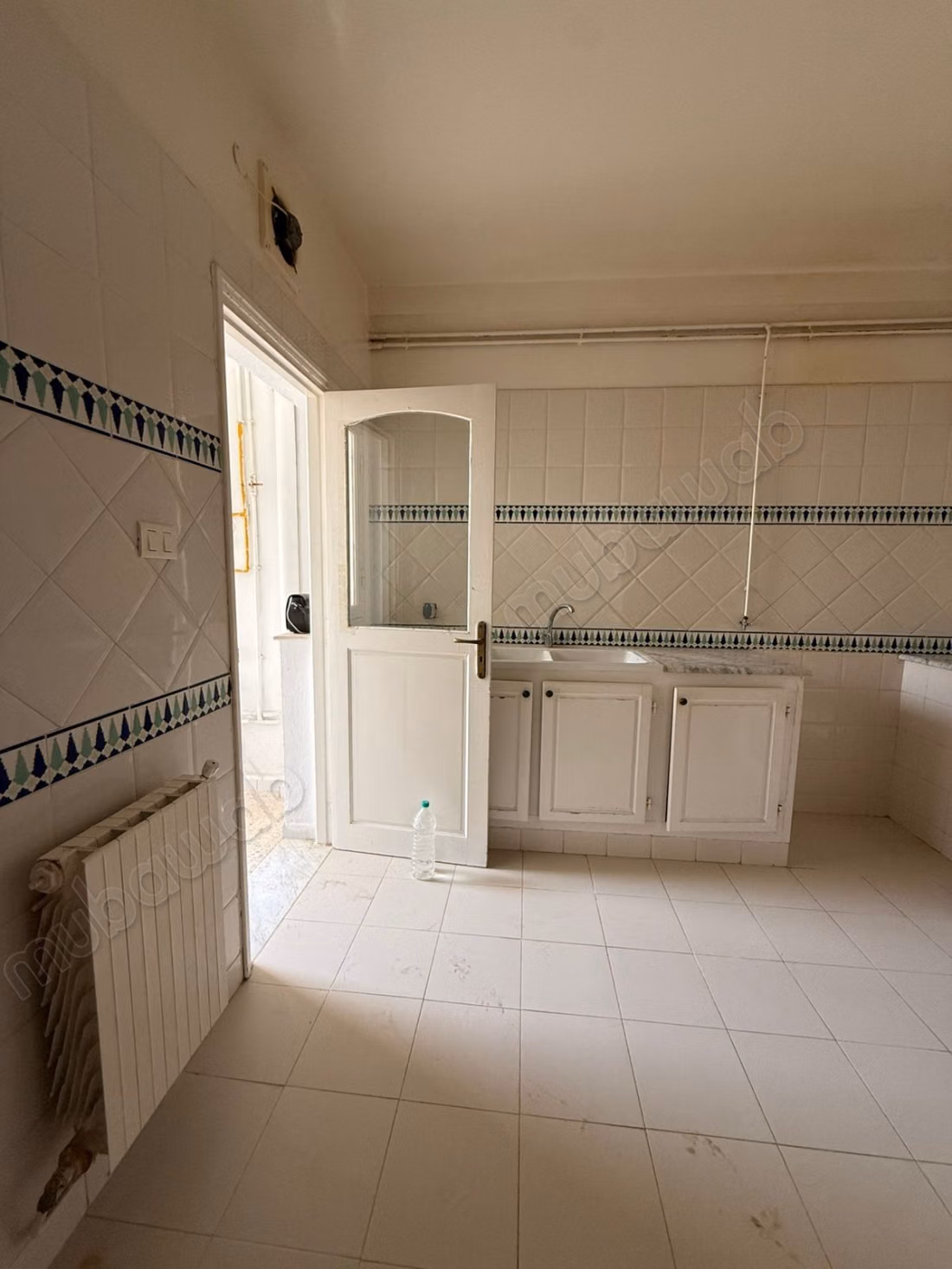 Appartamento in vendita a La Manouba. 2 camere da letto piacevoli. Antenna parabolica e sicurezza