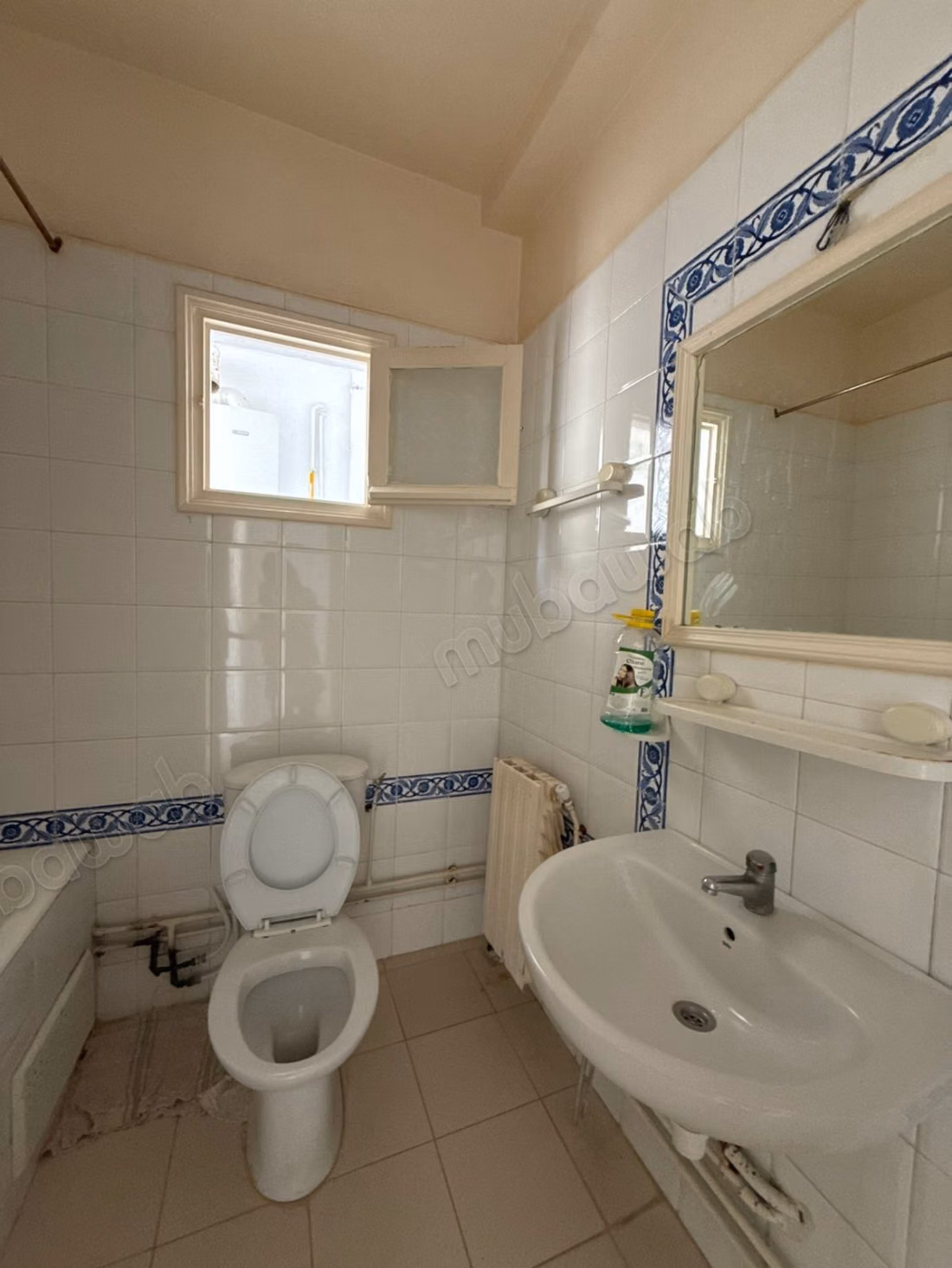 Appartamento in vendita a La Manouba. 2 camere da letto piacevoli. Antenna parabolica e sicurezza