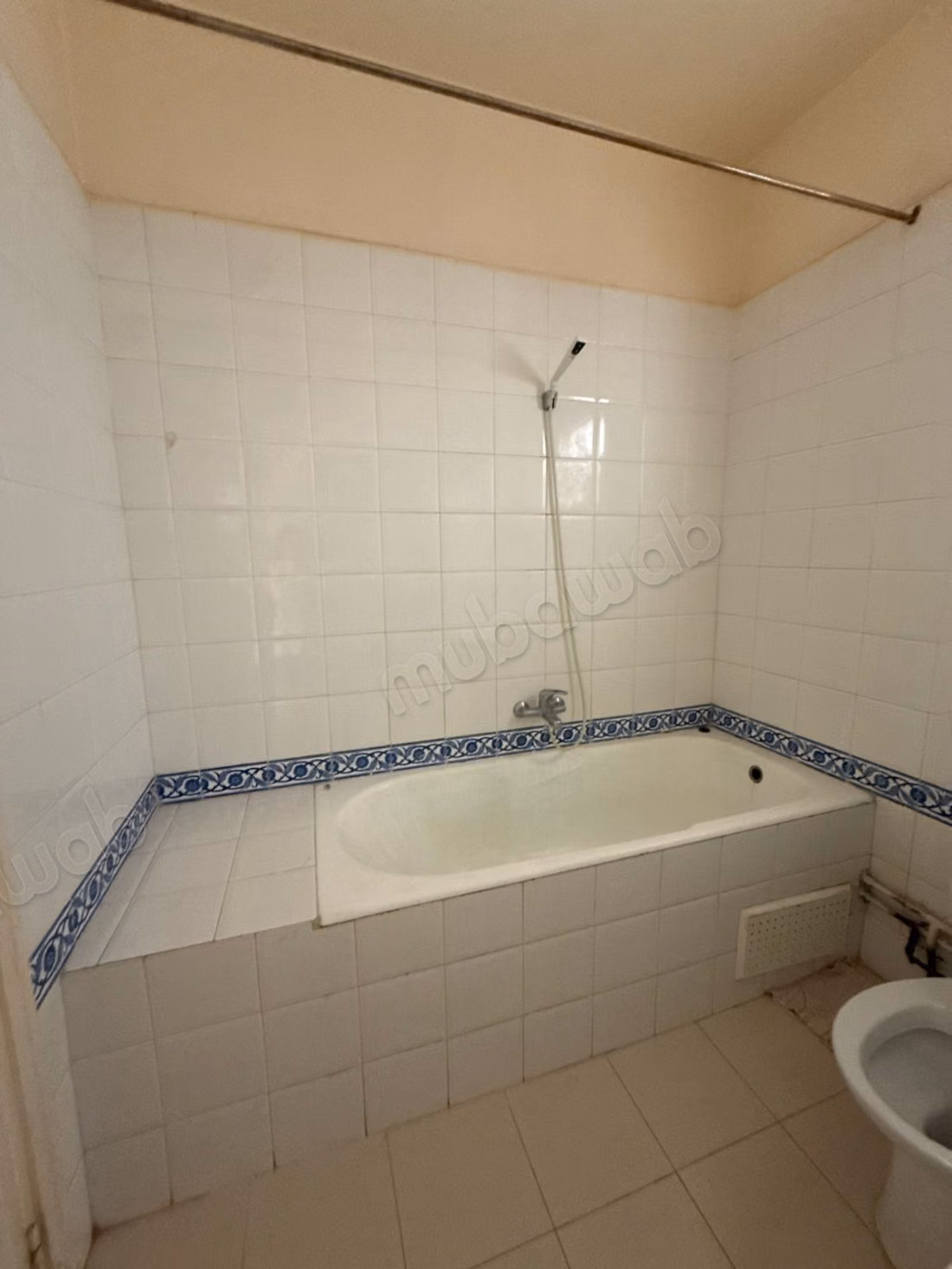 Appartamento in vendita a La Manouba. 2 camere da letto piacevoli. Antenna parabolica e sicurezza