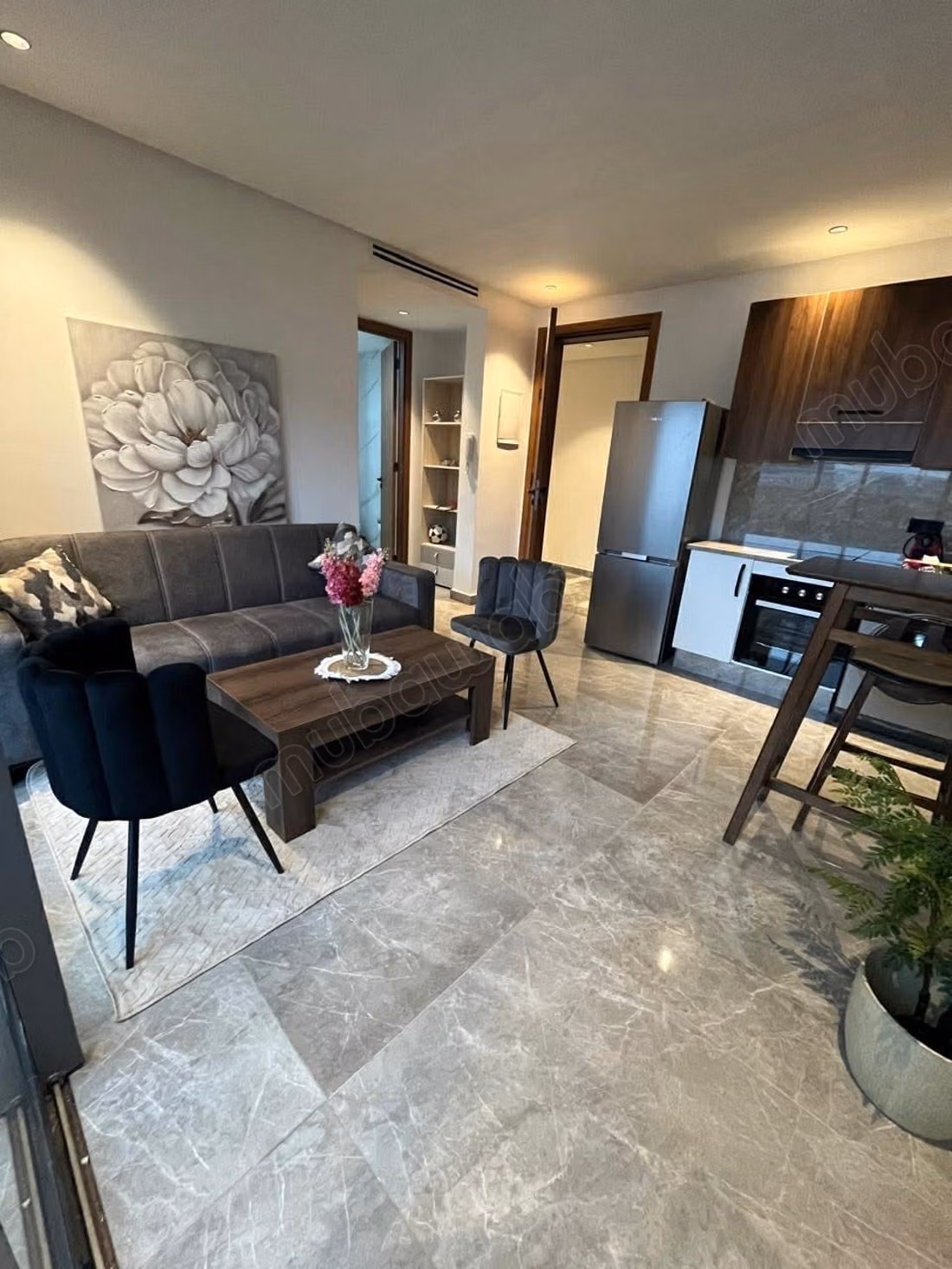 Très bel appartement à louer à Gauthier. 1 jolie chambre. Bien meublé