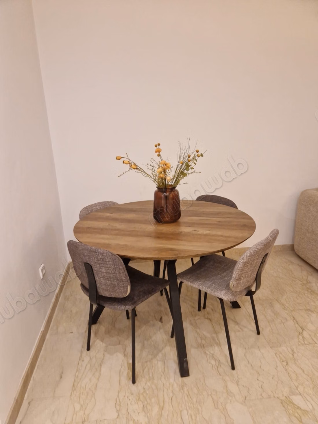 Apartment for rent in Gauthier. 
2 lovely rooms. 
Storage unit