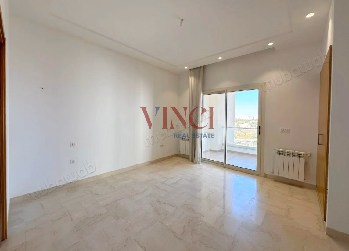 À Louer un appartement en S3 aux Berges du Lac 2