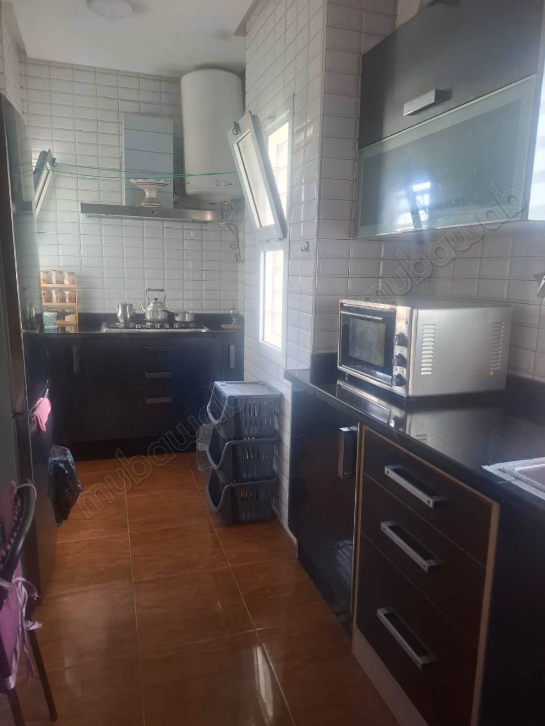 Apartamento hermoso en venta en Al Irrfan. Área total de 70 m². Salón marroquí y servicio de seguridad.