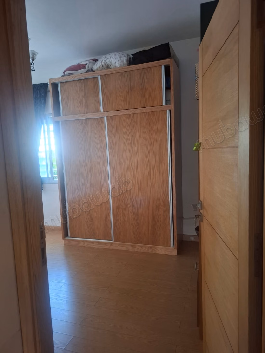 Apartamento hermoso en venta en Al Irrfan. Área total de 70 m². Salón marroquí y servicio de seguridad.