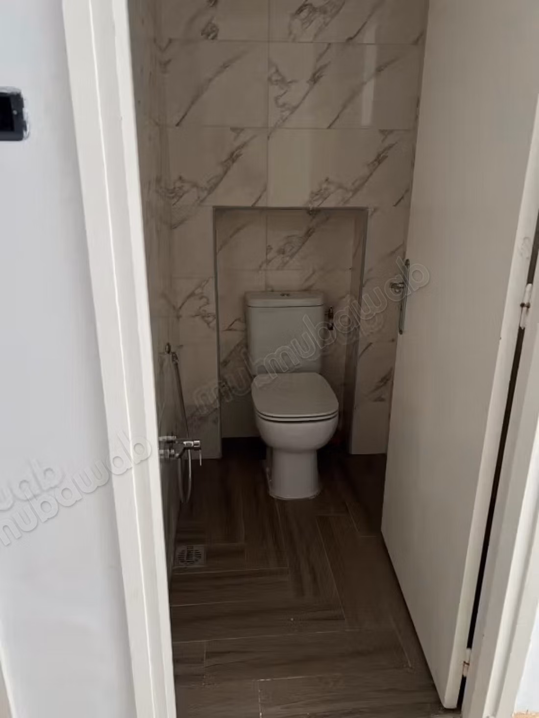 Luxury villa for rent in Menzel Hedi Chaker. 5 comfortable rooms. Double glazing windows and armored door.