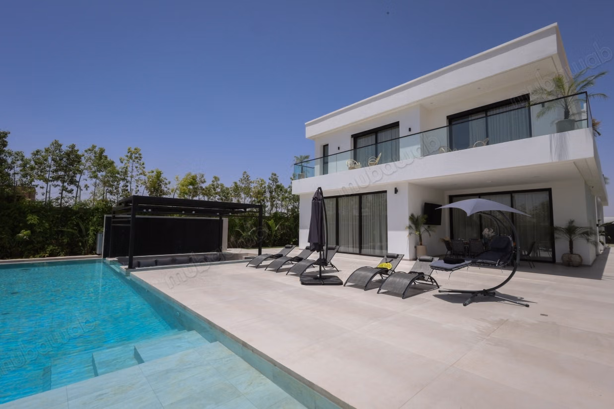 Villa Lujuosa en el Golf