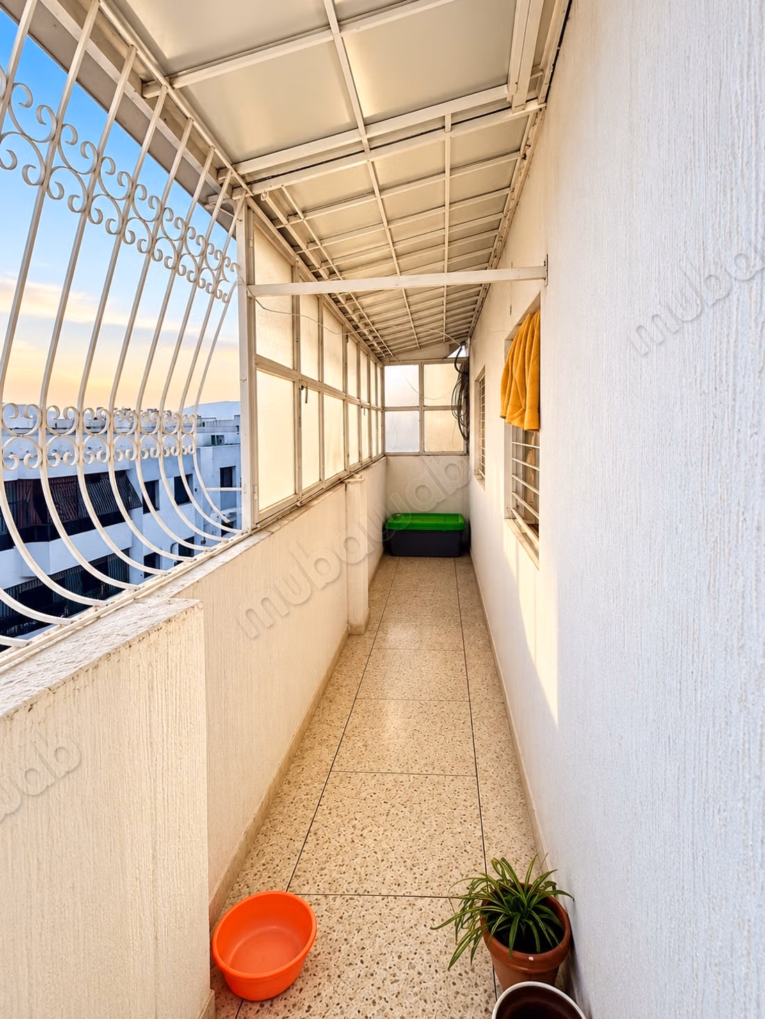 Se vende apartamento en Bourmana. 4 habitaciones. Bien amueblado