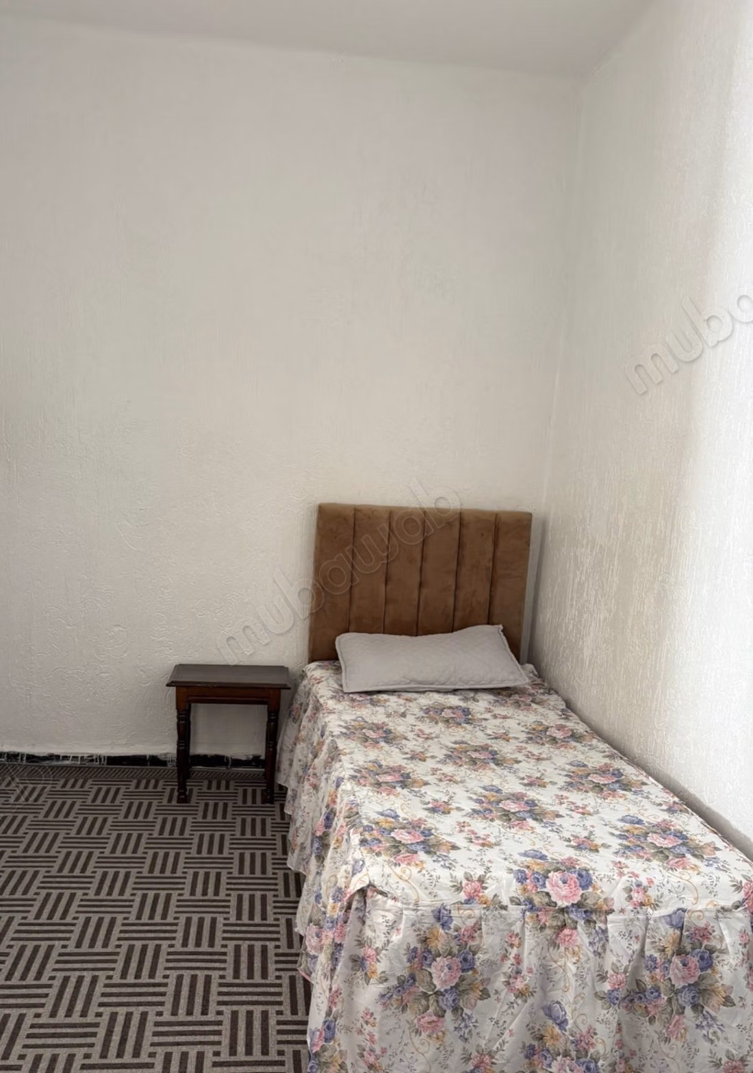 Alquiler de casa de vacaciones en la Medina. 3 habitaciones agradables. Sala tradicional y sistema de antena satelital.