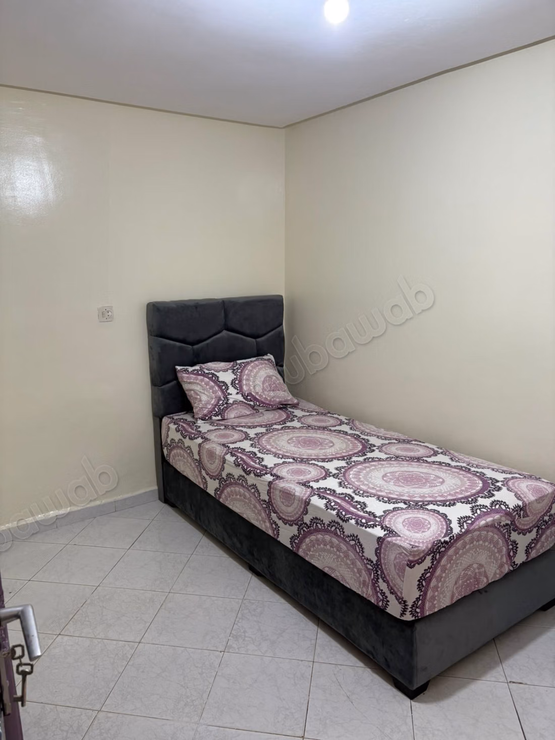 Alquiler de casa de vacaciones en la Medina. 3 habitaciones agradables. Sala tradicional y sistema de antena satelital.