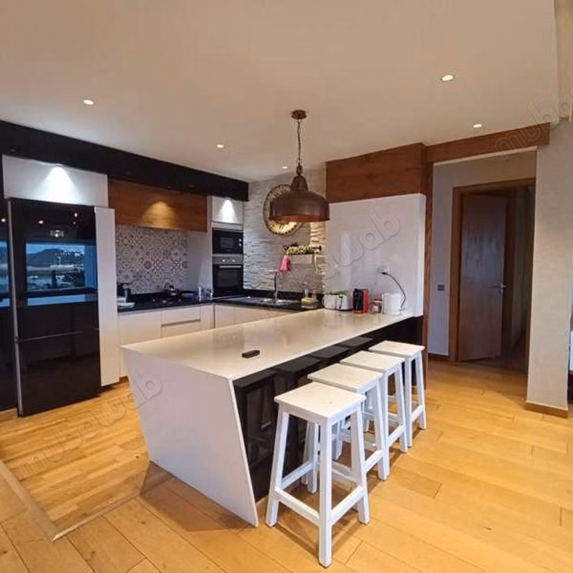 Appartamento in Vendita di 190.0 m² a Salé, Marina