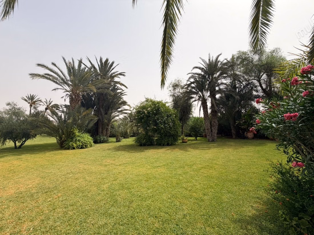 Appartement RDC 300 m² Circuit de la Palmeraie Jardin privatif,
