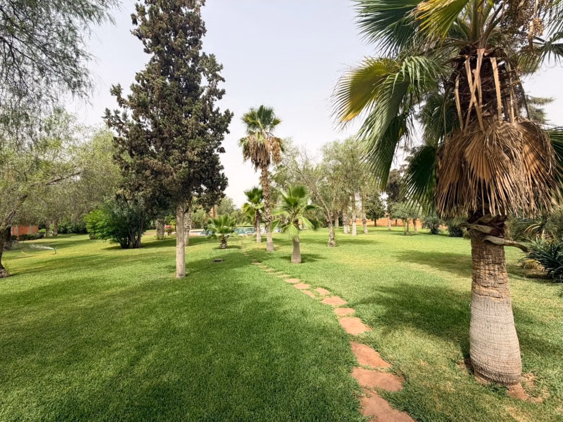 Appartement RDC 300 m² Circuit de la Palmeraie Jardin privatif,