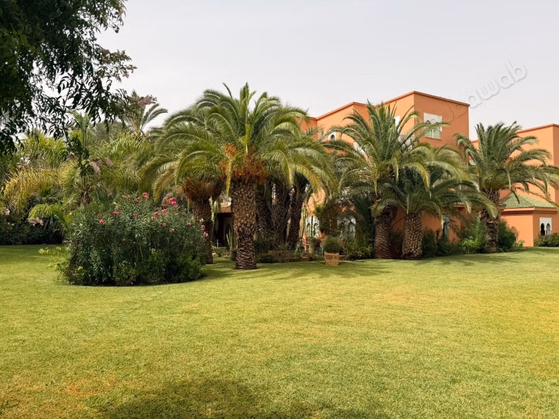 Appartement RDC 300 m² Circuit de la Palmeraie Jardin privatif,
