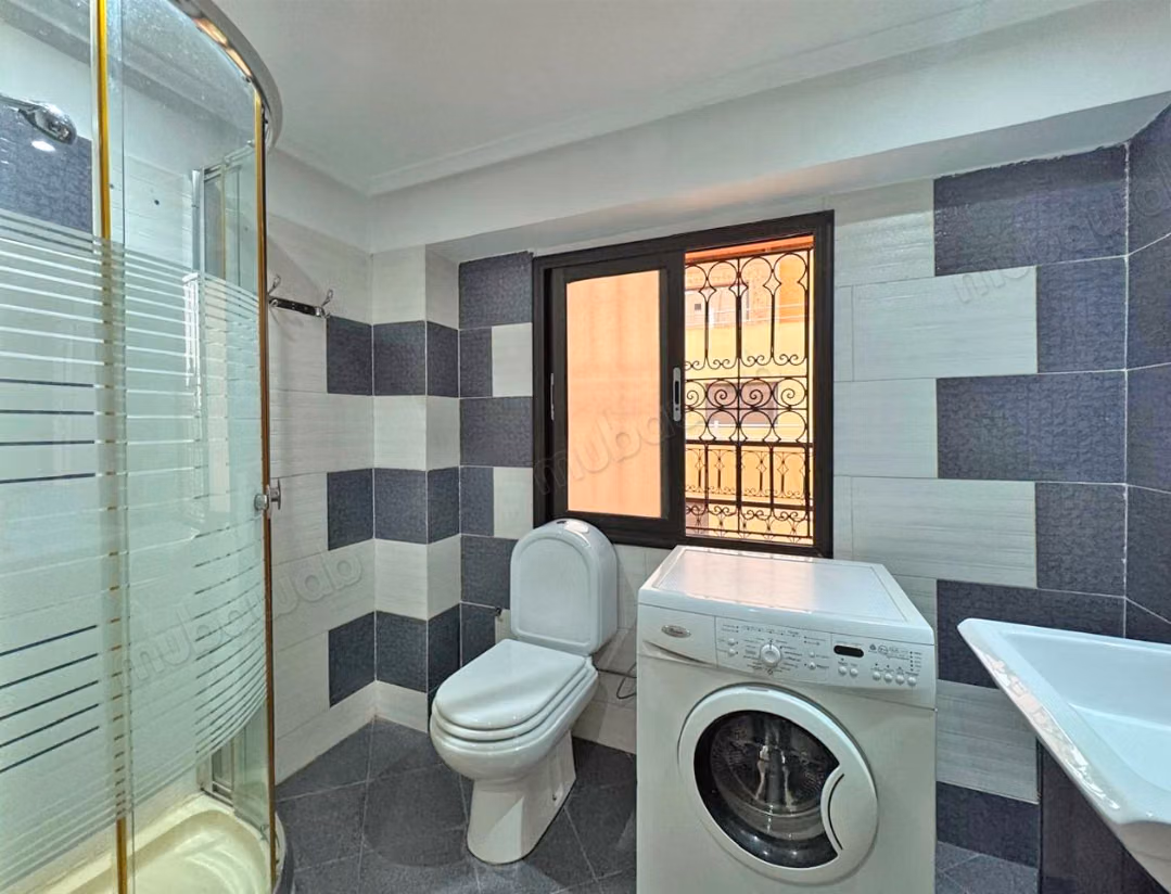 Appart. Traversant, 2 Chambres, 2 SDB, Terrasse