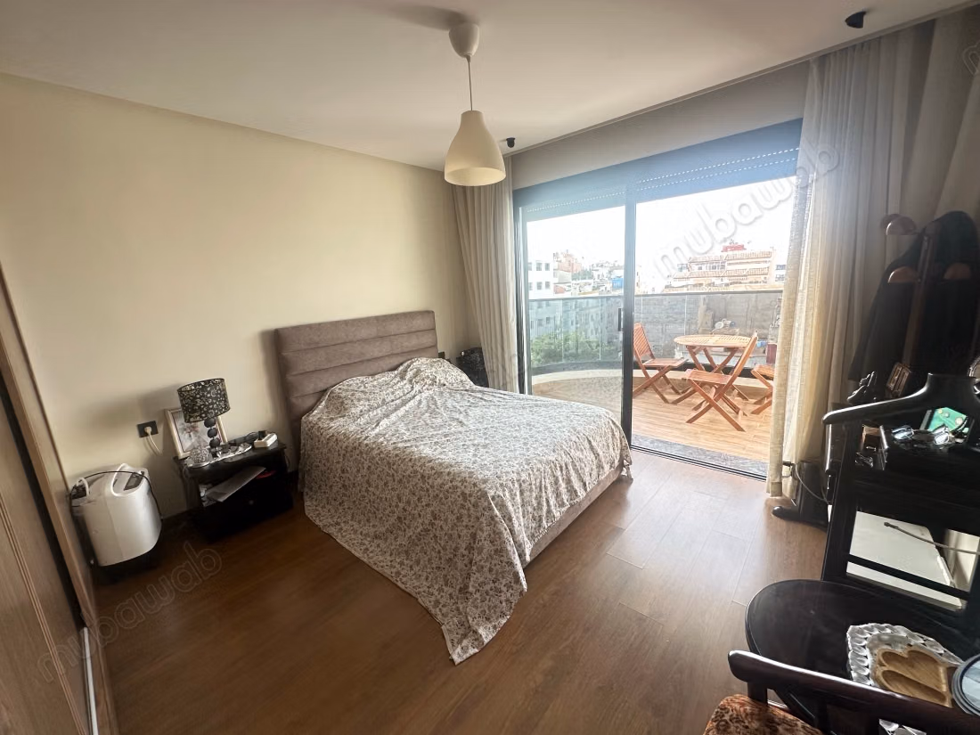 Very Beautiful 2-bedroom apartment with a large terrace for sale in Bourgogne Ouest. Area of 110 m²