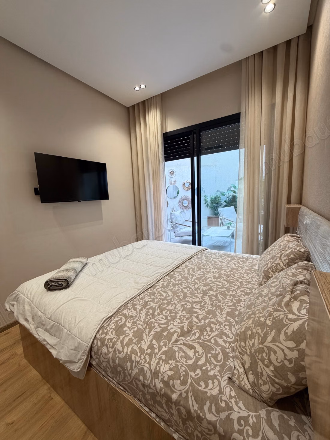 Appartements à louer à Beauséjour. 1 chambre. Avec ascenseur, garage